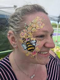 Don't disappoint me again humans! Come paint with my servant while I  silently judge you!