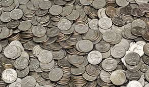 If you've ever wondered what $1,000,000 weighs in quarters or $100 bills, our calculator will tell you. Did You Know On Twitter 1 Pound Of Quarters And 1 Pound Of Dimes Are Both Equal To 20 Http T Co Kd7g4iiqec