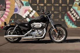 En ufak çukur tümsek vs. Harley Davidson Sportster Xl 883 Superlow Modelljahr 2019 Bike Bildergalerie