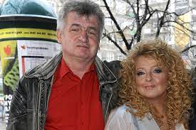 Więcej materiałów na stronie sputnik polska. Magdy Gessler Nie Bylo Na Slubie Brata Piotra Ikonowicza Magda Gessler I Ikonowicz