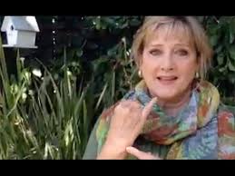 How do you say i love you in italian? Saying I Love You In Sign Language Youtube