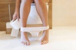 Keluar flek yang disebabkan oleh perubahan hormon saat hamil. Normalkah Warna Urine Berubah Saat Hamil Tribun Lampung