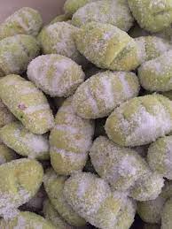 Kue lebarankue kering semangkacookies buah semangka kue lebaran campur tepung maizena blueband pewarna. Resepi Biskut Ulat Bulu Yang Popular Di Sabah Permatamama