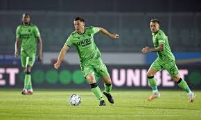 Cele mai tari echipe din ehf champions league vin la bucurești. Cine A Decis Ca Insemnele Doar Dinamo BucureÈ™ti SÄƒ Nu Mai AparÄƒ Pe Noul Echipament Al Alb RoÈ™iilor
