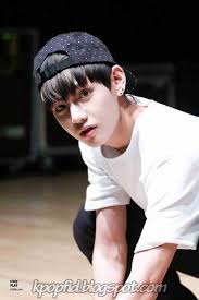 His birthday, what he did before fame, his family life, fun trivia facts, popularity rankings, and more. Biodata Kim Taehyung Vsugagd