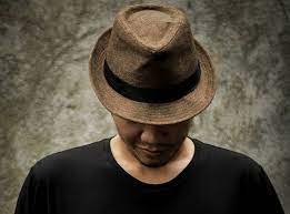 Topi saya bundar bundar topi saya kalau tidak bundar bukan topi saya lagu ini menginspirasi anak supaya fokus pada miliknya, gak perlu jelalatan pada milik orang lain. Bicara Topi Saya Bundar Bicara Definisi Kehormatan Tatkala Co