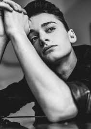 Long-haired Caleb with MC's floating hair 😍🤣