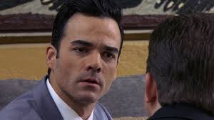 Watch El Señor de los Cielos Season 3, Episode 86: Un presidente