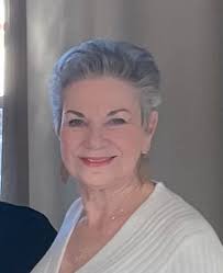 ♥︎ Glad to join! I'm 75! I will look for some pictures of me when I was  younger and what I look like today! Hello friends... This seems like it's  gonna be