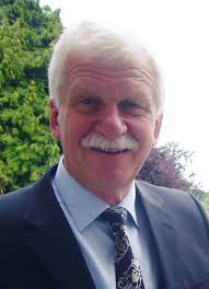 It is with great sadness that we have heard of the passing of our good  friend, Derek Long (M.A M.V.B.,M.R.C.V.S Veterinary Surgeon), of Deelside  Veterinary Clinic in Rathkeale. Derek was a fantastic