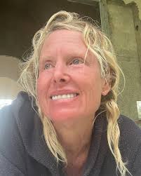 Enjoying the sunset light and beauty around us. Feeling amazing and  grateful for life…Pure Vida. 🙏🏻@kathleeenryan