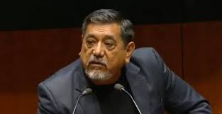 Coloca valla/muro de paz y cierra accesos al zócalo. Que Vivan Las Mujeres Dice Felix Salgado Acusado De Violacion