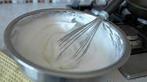 Wenn du das steifgeschlagene eiweiß wie es so schön heißt unterhebst, schlägst du nur sehr wenig luft raus. Sahne Und Eiweiss Ohne Probleme Steif Schlagen Worlds Of Food Kochen Rezepte Kuchentipps Diat Gesunde Ernahrung Gourmet