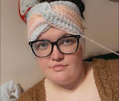 How to keep a teddy bear's head from being wobbly and stitch it without  covering the neck?