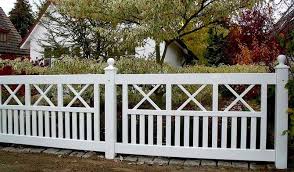 Frieszaun Mit Rahmen In 2020 Friesenzaun Aussengelander Zaun