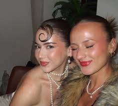 emily scales (@emilyscaless) • Instagram photos and videos