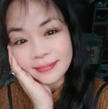 Kailangan bang regaluhan ang buong pamilya? 🤔 Solve na solve ka sa Lopue's  dahil sa murang halaga, may regalo na sina bunso, ate, at kuya! Cash in  with eTap for a faster