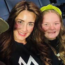 Autumn Lott's Instagram, Twitter & Facebook