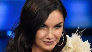 Biografia, storia e vita di elettra lamborghini. Elettra Lamborghini Enchants On Tv With Battiti Live And Gets Angry On Instagram Archyde