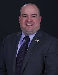 Travis Llewellyn's Instagram, Twitter & Facebook