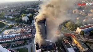 La torre dei moro, bruciata a milano, potrebbe essere abbattuta. Ao9fez3xhcoxtm