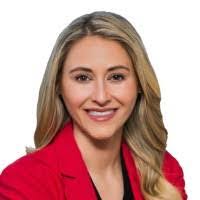 Erin Hayes's Instagram, Twitter & Facebook