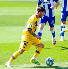 Mirar e chutar a bola em direção à rede para ganhar pontos contra a outra equipe. Messi Termina Temporada Do Espanhol Com Recordes Pelo Barcelona 19 07 2020 Uol Esporte