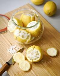 Citrons Confits Au Sel Recette En 2020 Citron Confit Au Sel Citrons Confits Confit