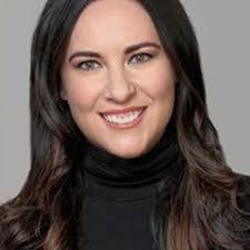 Kimberly Bloom's Instagram, Twitter & Facebook