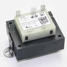 Thermostats use 24 volts ac from a transformer to control a furnace. Goodman 0130m00138s 240v To 24v Transformer Amazon Com