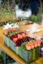 Floral Designers In Paris Profession Fleuriste L Amour Est Dans Les Fleurs Avec Jean Luc Modern Flower Arrangements Office Flowers Flower Centerpieces