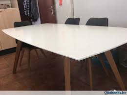 scandinavische tafel met houten poten en wit blad in goede staat eettafel tafels tafel