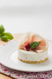 Cheesecake Au St Moret Tomates Sechees Et Basilic Recette Recette Cheesecake Recette Cheesecake Sale