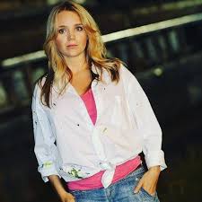 Třeba lucie vondráčková (40) čile majetek rozmnožuje! Lucka Lucie Vondrackova Models Music Television Film Czech Artist Art Singer Pop Dance Prague Photography Ph Singer Celebrities Instagram Posts