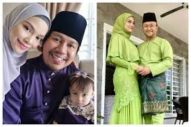 Sedikit sebanyak info mengenai jenama lima waktu. 15 Trend Terbaru Baju Raya Artis Paling Cantik Lamaz Morradean