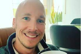Blick has a rating of 2.6 on the play store, with 10525 votes. Hochzeit Auf Den Ersten Blick Nach Trennung Zeigt Sich Michael Mit Neuer Frau Gala De