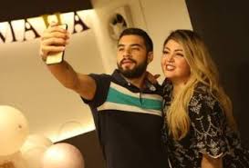 تفسير رؤية ضرب الزوج لزوجته. Ù…Ù‡Ø§ Ø£Ø­Ù…Ø¯ ØªØ­ØªÙÙ„ Ù…Ø¹ Ø§Ø¨Ù†Ù‡Ø§