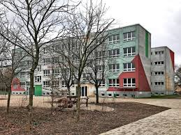 Bei der übernahme einer einbauküche. Das Ist Der Mobbing Schulhof Von Crivitz