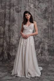 Dieses vintage brautkleid hemma in ivory von kleemeier findest du bei uns im brautraum, sowie brautschuhe und accessoires. Kleemeier Ploetzlichbraut De