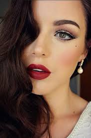 Classic Red Lips No Lip Liner Required Glamour Makeup Hair Makeup Old Hollywood Makeup