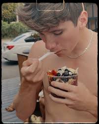 Lucas Howell (@thelucashowellthefirst) • Instagram photos and videos