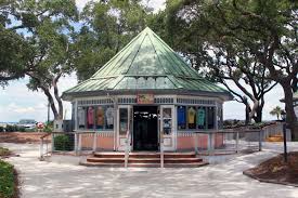 Experience the unique beauty and challenge of this legendary golf course. Harbour Town Hilton Head Sc Hiltonhead Com