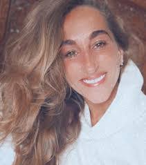 Daryl Avery's Instagram, Twitter & Facebook