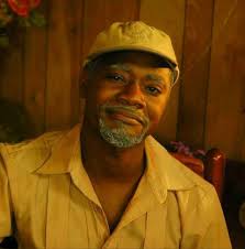 Ikon mizik Ayisyen an Fabrice Rouzier (Sue) rele lajistis Burna Boy ak Joe  Dwèt File pou mizik 4 kanpe a: Aprè gwo hit Joe Dwèt File fè ak mizik 4  Kanpe a