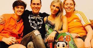 Ella dijo ¡si! el periodista y conductor de telefe noticias contraerá matrimonio con la abogada. Kixnuk Yokoz7m