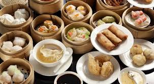 Kemudian setelah padat di siapkan janur kelapa yang telah di buat lalu memasukkan adonan tersebut kedalam janur kelapa yang di buat membentuk kerucut kemudian. Tips Bikin Kulit Dimsum Agar Bening Mengilap Okezone Lifestyle