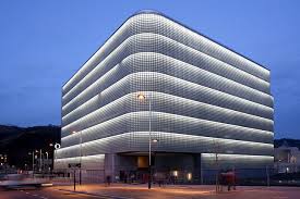 Vista De La Biblioteca Crai De La Universidad De Deusto Facade Lighting Architectural Lighting Design Facade Architecture