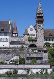 ***** en été 2015, 1 million de réfugiés cherche refuge en europe, 40 000 personnes parviennent à entrer en suisse et. Switzerland S Super Rich Oberwil Lieli Village Where Asylum Seekers Are Banned Daily Mail Online