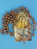Para que nunca falten las bendiciones y la presencia de dios en el nuevo hogar, una pareja cercana al nuevo por esta razón es muy importante escoger como padrinos para boda a personas cercanas, de confianza y sobre todo que sean importantes para los novios. Biblia Y Rosario Para Boda Libro Y Rosario Bible And Rosary Wedding Gift Slv Ebay