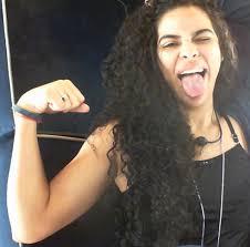 Diretor do bbb 20, boninho vem usando suas redes sociais para revelar vários detalhes dessa edição comemorativa do reality show mais assistido do brasil.assim como a própria produção do programa, boninho também revelou que a próxima prova do líder, que acontecerá na noite de hoje, vai ser mini resistência com conforto. Raio X Bbb Elana Acorda Confiante Para A Prova Do Lider Quem Sabe Eu Nao Conquiste O Tetra Casa Bbb Gshow